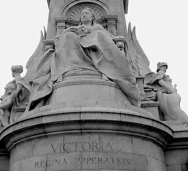 022-Монумент королевы Виктории, фрагмент